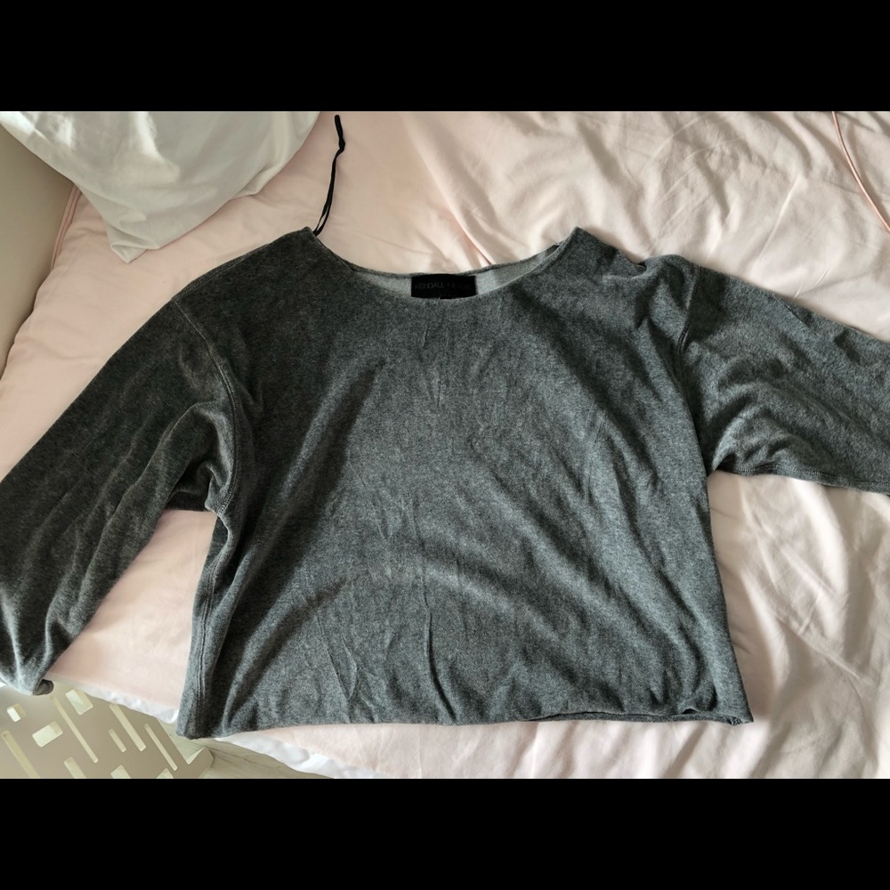 Grey top
